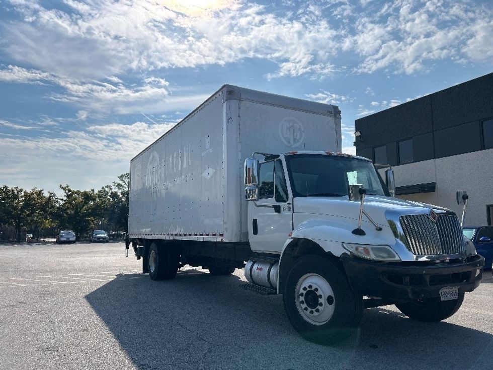 Medium Duty Box Truck-Light and Medium Duty Trucks-International-2018-4300-Katy-TX-195,038\n\t\tmiles-$ 43,250 - Image 1