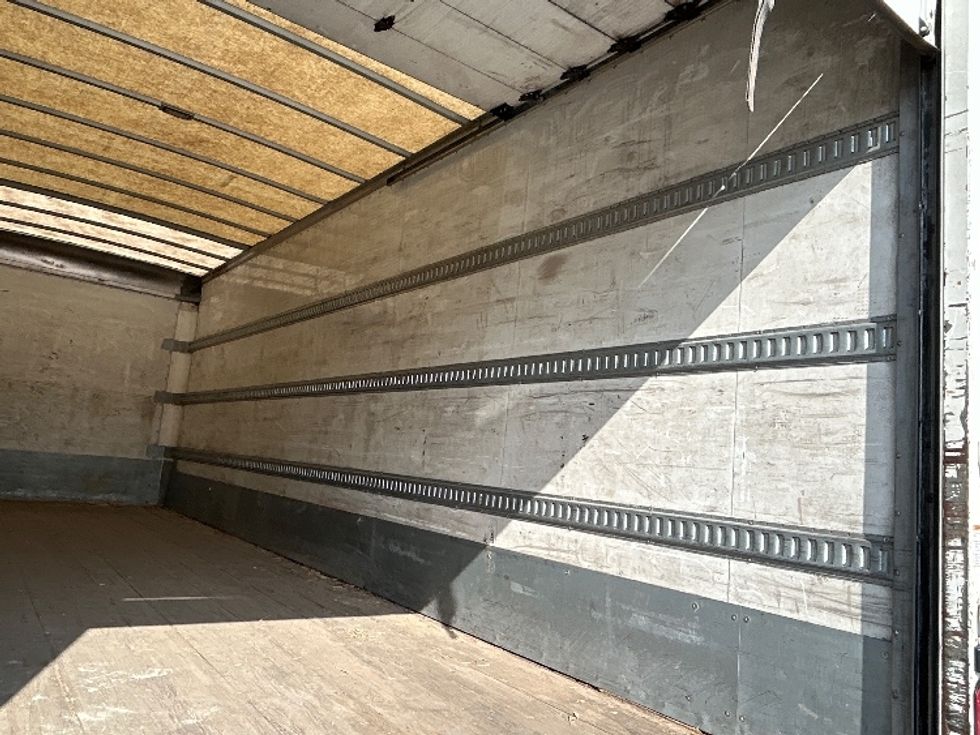 Medium Duty Box Truck-Light and Medium Duty Trucks-International-2018-4300-Katy-TX-195,038\n\t\tmiles-$ 43,250 - Image 12