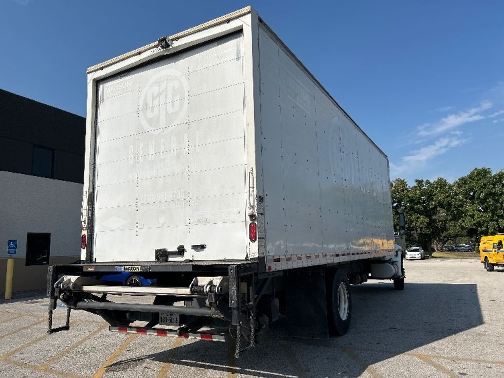 Medium Duty Box Truck-Light and Medium Duty Trucks-International-2018-4300-Katy-TX-195,038\n\t\tmiles-$ 43,250 - Image 13