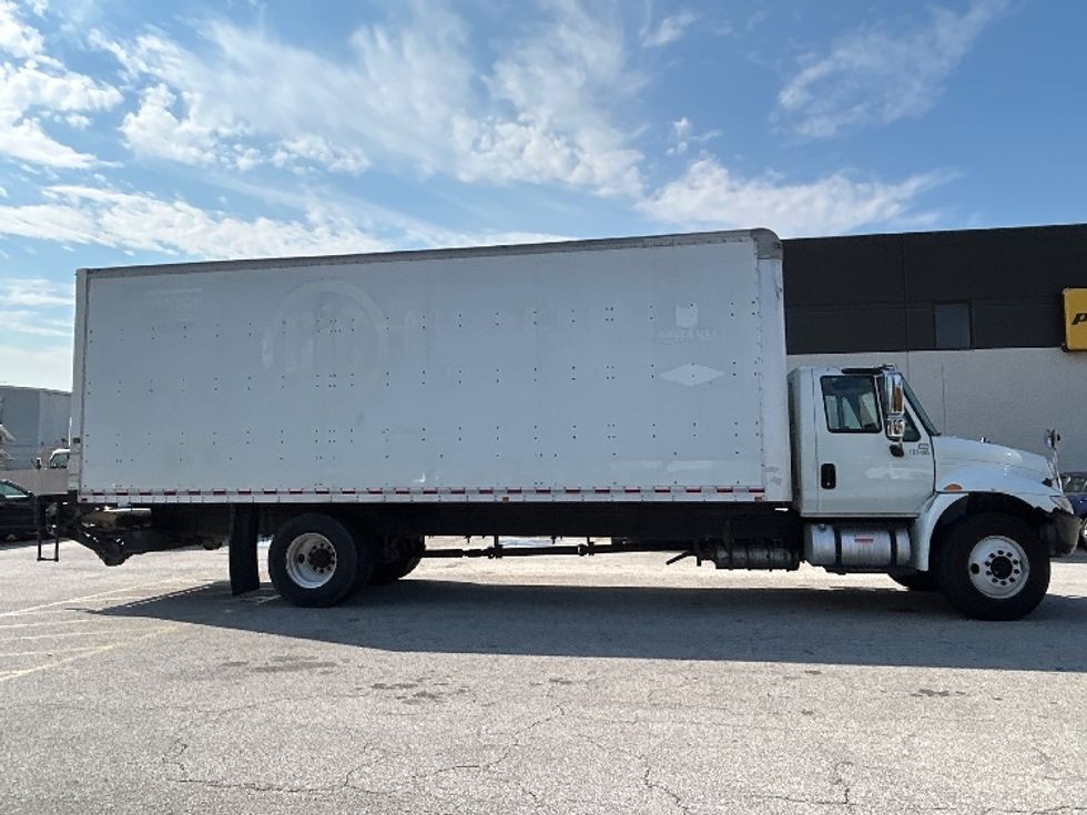 Medium Duty Box Truck-Light and Medium Duty Trucks-International-2018-4300-Katy-TX-195,038\n\t\tmiles-$ 43,250 - Image 16