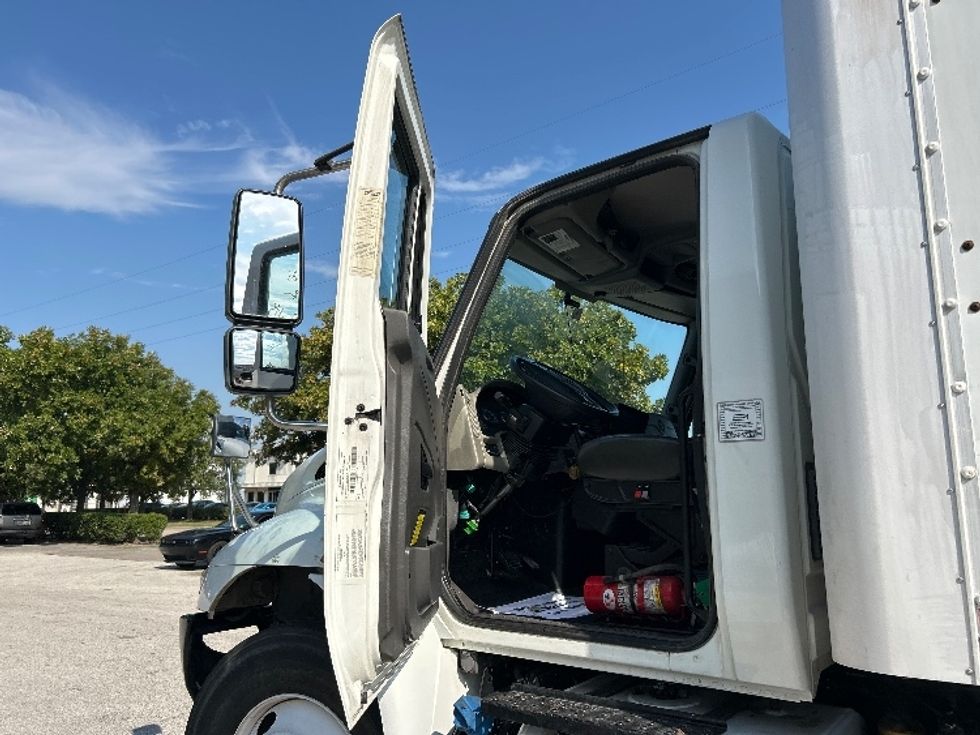 Medium Duty Box Truck-Light and Medium Duty Trucks-International-2018-4300-Katy-TX-195,038\n\t\tmiles-$ 43,250 - Image 17