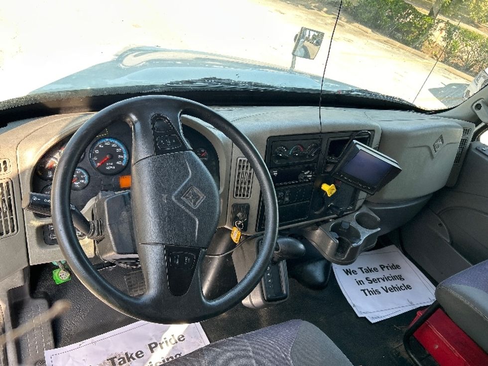 Medium Duty Box Truck-Light and Medium Duty Trucks-International-2018-4300-Katy-TX-195,038\n\t\tmiles-$ 43,250 - Image 18