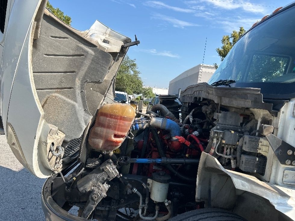 Medium Duty Box Truck-Light and Medium Duty Trucks-International-2018-4300-Katy-TX-195,038\n\t\tmiles-$ 43,250 - Image 21