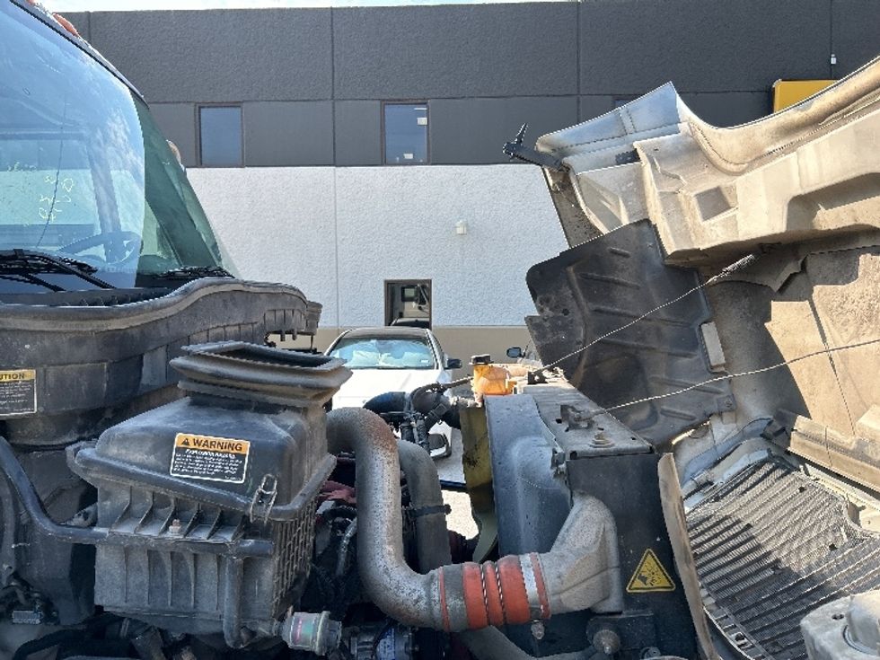 Medium Duty Box Truck-Light and Medium Duty Trucks-International-2018-4300-Katy-TX-195,038\n\t\tmiles-$ 43,250 - Image 24