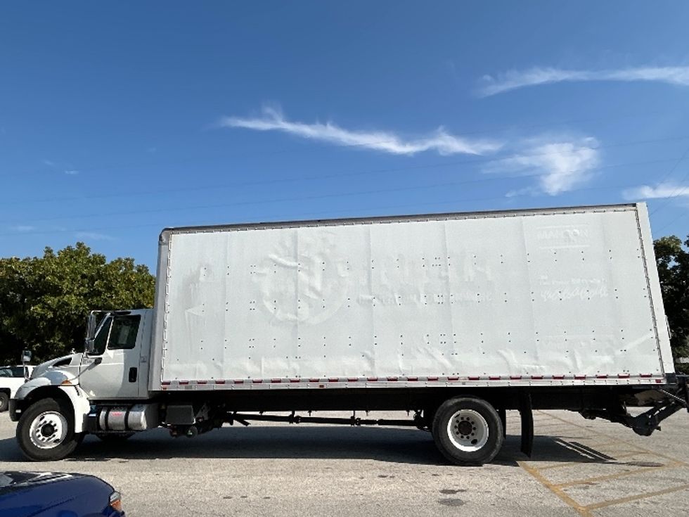 Medium Duty Box Truck-Light and Medium Duty Trucks-International-2018-4300-Katy-TX-195,038\n\t\tmiles-$ 43,250 - Image 4