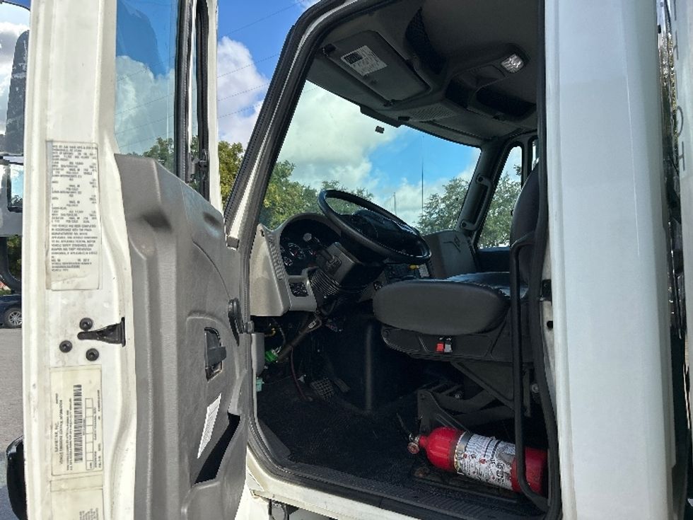 Medium Duty Box Truck-Light and Medium Duty Trucks-International-2018-4300-Katy-TX-202,261\n\t\tmiles-$ 38,000 - Image 16