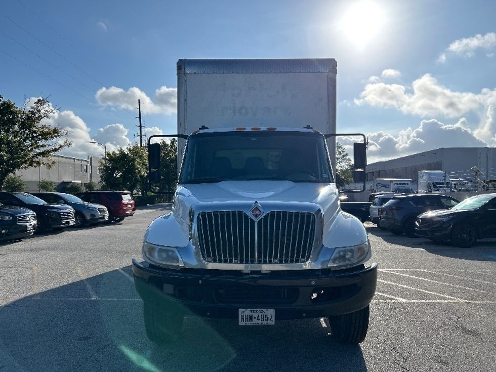 Medium Duty Box Truck-Light and Medium Duty Trucks-International-2018-4300-Katy-TX-202,261\n\t\tmiles-$ 38,000 - Image 2