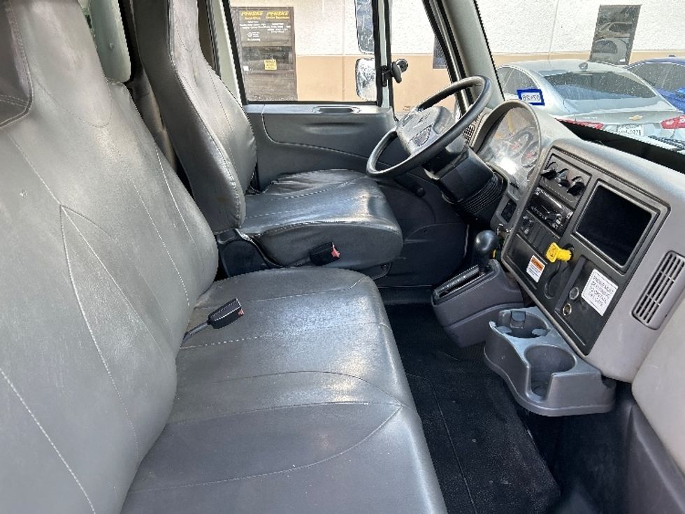 Medium Duty Box Truck-Light and Medium Duty Trucks-International-2018-4300-Katy-TX-202,261\n\t\tmiles-$ 38,000 - Image 22