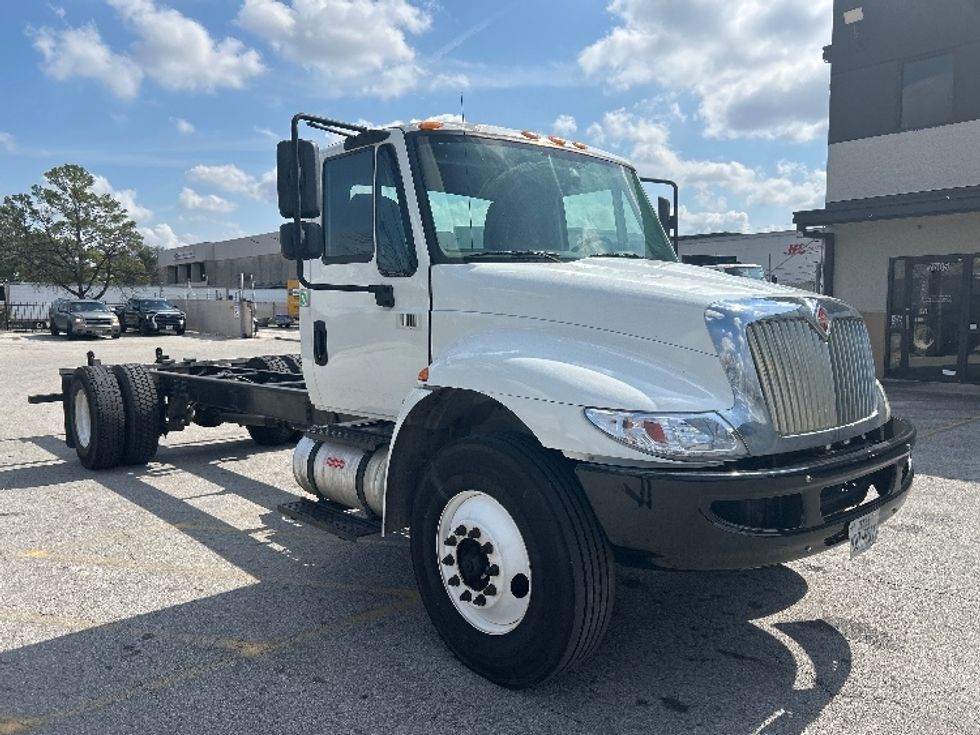 Medium Duty Box Truck-Light and Medium Duty Trucks-International-2018-4300-Katy-TX-282,061\n\t\tmiles-$ 17,750 - Image 1
