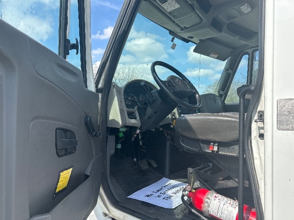 Medium Duty Box Truck-Light and Medium Duty Trucks-International-2018-4300-Katy-TX-282,061\n\t\tmiles-$ 17,750 - Image 11