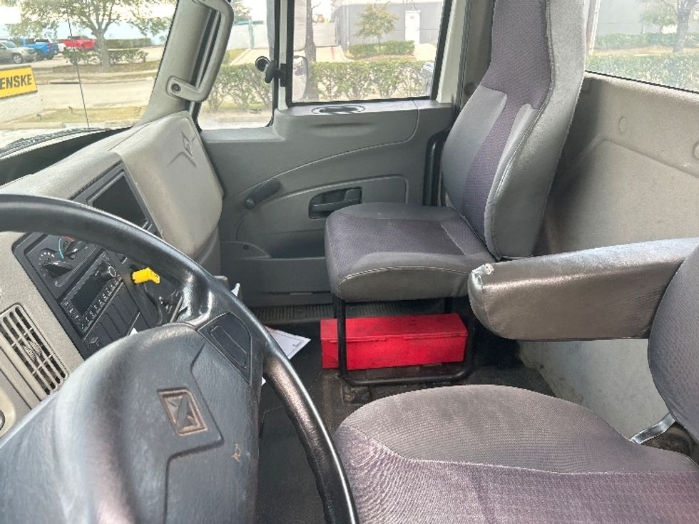 Medium Duty Box Truck-Light and Medium Duty Trucks-International-2018-4300-Katy-TX-282,061\n\t\tmiles-$ 17,750 - Image 14