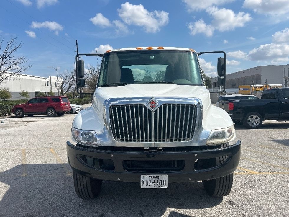 Medium Duty Box Truck-Light and Medium Duty Trucks-International-2018-4300-Katy-TX-282,061\n\t\tmiles-$ 17,750 - Image 2