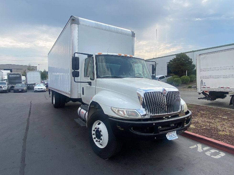 Medium Duty Box Truck-Light and Medium Duty Trucks-International-2018-4300-Kent-WA-47,296\n\t\tmiles-$ 54,000 - Image 1