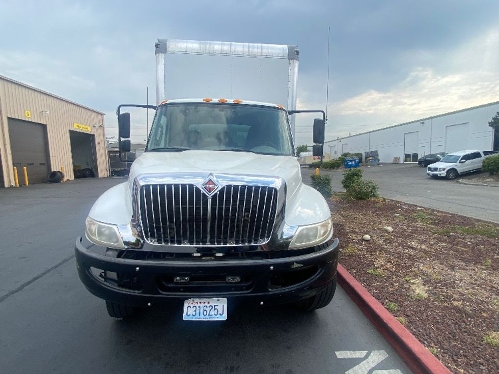 Medium Duty Box Truck-Light and Medium Duty Trucks-International-2018-4300-Kent-WA-47,296\n\t\tmiles-$ 54,000 - Image 2