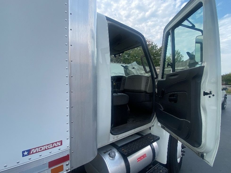Medium Duty Box Truck-Light and Medium Duty Trucks-International-2018-4300-Kent-WA-47,296\n\t\tmiles-$ 54,000 - Image 20