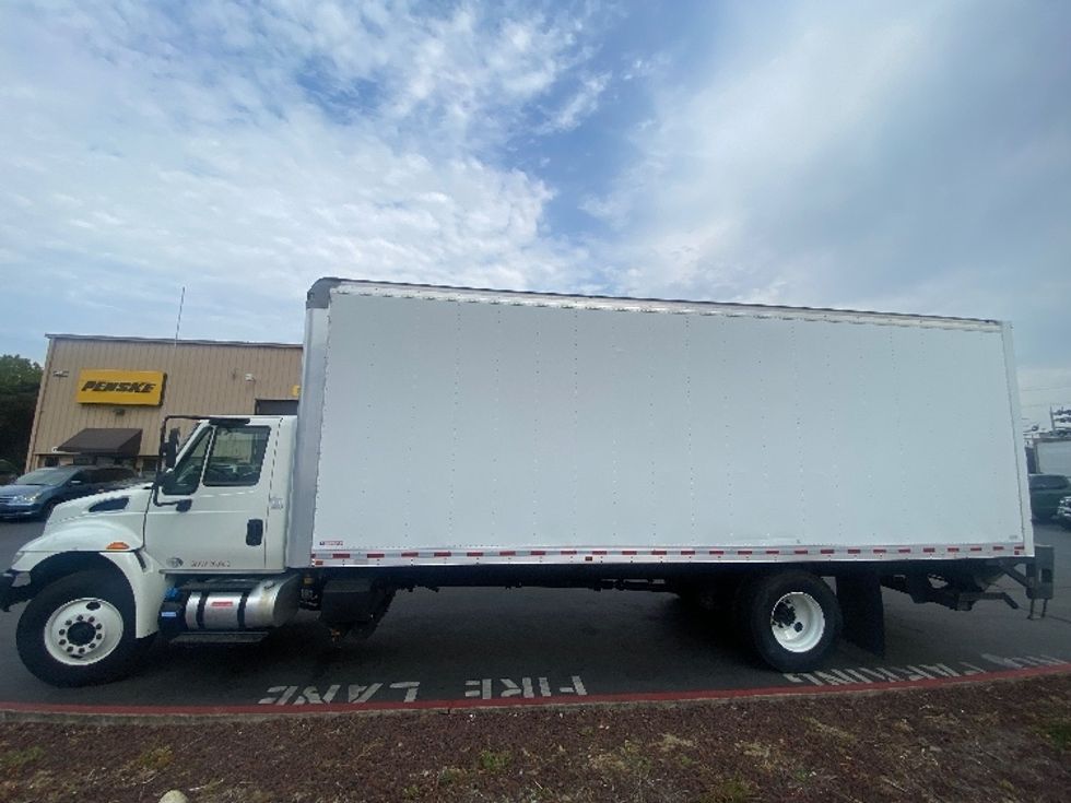 Medium Duty Box Truck-Light and Medium Duty Trucks-International-2018-4300-Kent-WA-47,296\n\t\tmiles-$ 54,000 - Image 4