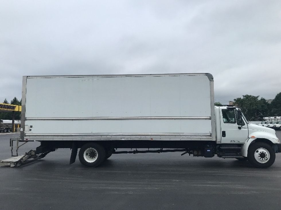 Medium Duty Box Truck-Light and Medium Duty Trucks-International-2018-4300-Lancaster-PA-122,838\n\t\tmiles-$ 50,500 - Image 15