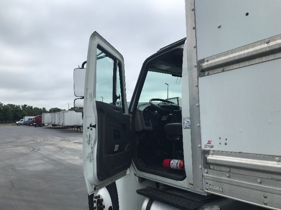 Medium Duty Box Truck-Light and Medium Duty Trucks-International-2018-4300-Lancaster-PA-122,838\n\t\tmiles-$ 50,500 - Image 16