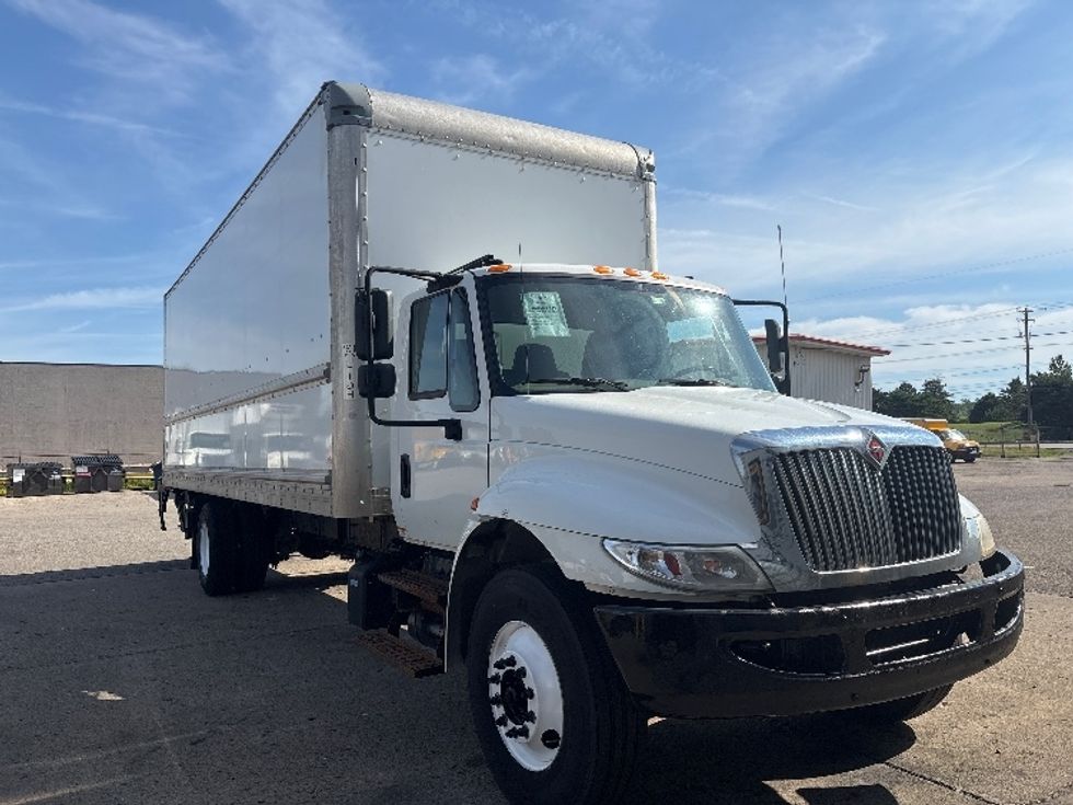 Medium Duty Box Truck-Light and Medium Duty Trucks-International-2018-4300-Lansing-MI-315,511\n\t\tmiles-$ 21,000 - Image 1