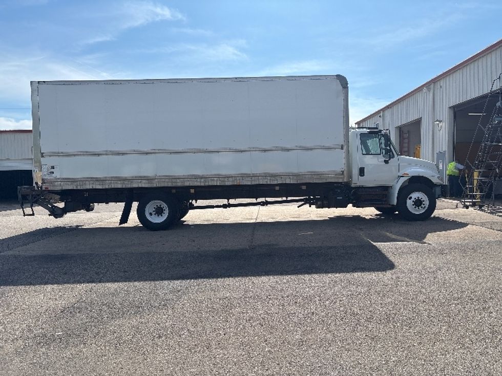 Medium Duty Box Truck-Light and Medium Duty Trucks-International-2018-4300-Lansing-MI-315,511\n\t\tmiles-$ 21,000 - Image 15