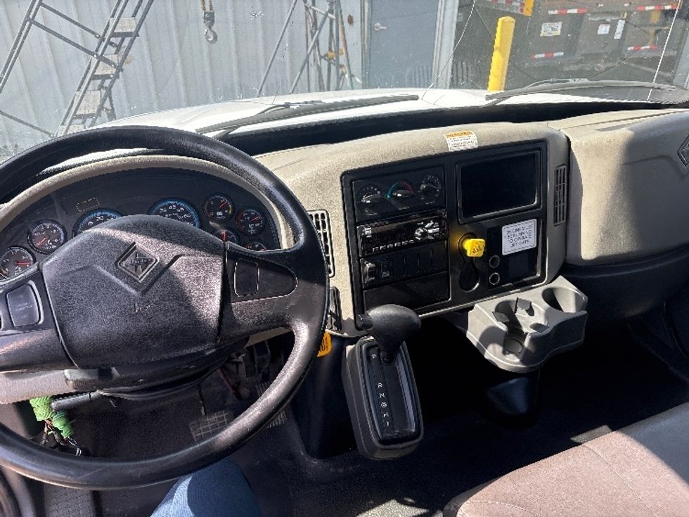 Medium Duty Box Truck-Light and Medium Duty Trucks-International-2018-4300-Lansing-MI-315,511\n\t\tmiles-$ 21,000 - Image 18
