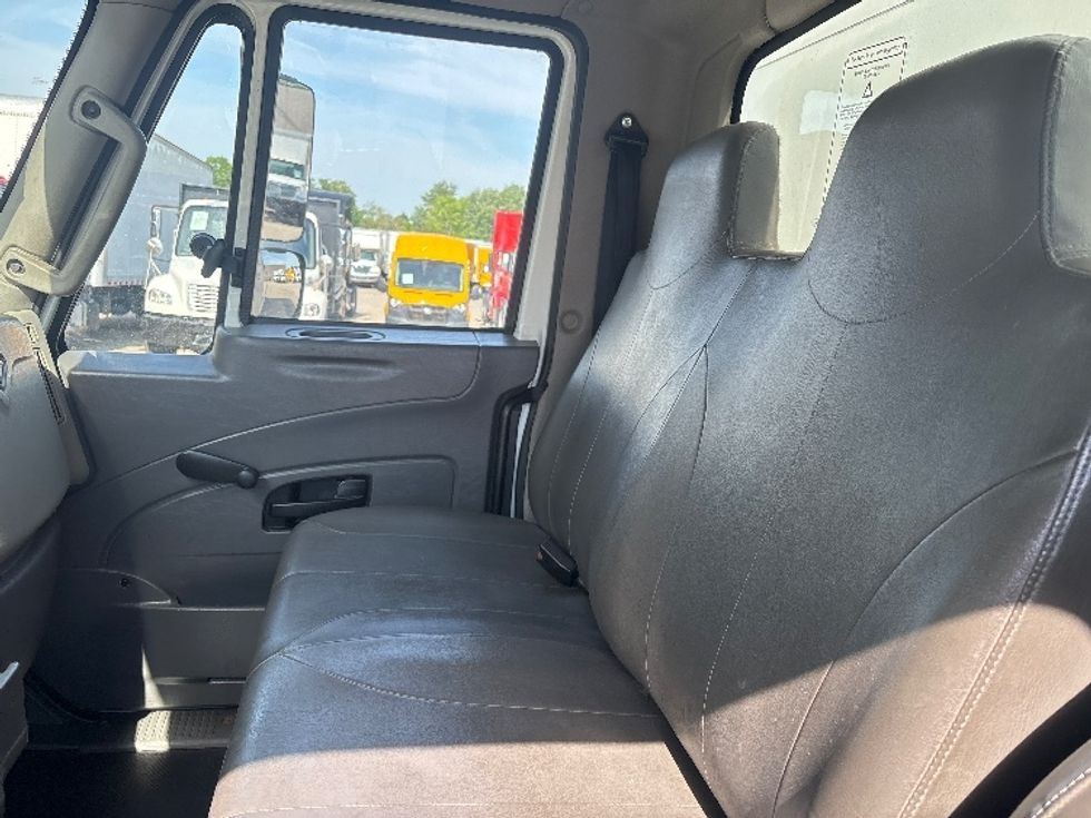 Medium Duty Box Truck-Light and Medium Duty Trucks-International-2018-4300-Lansing-MI-315,511\n\t\tmiles-$ 21,000 - Image 19