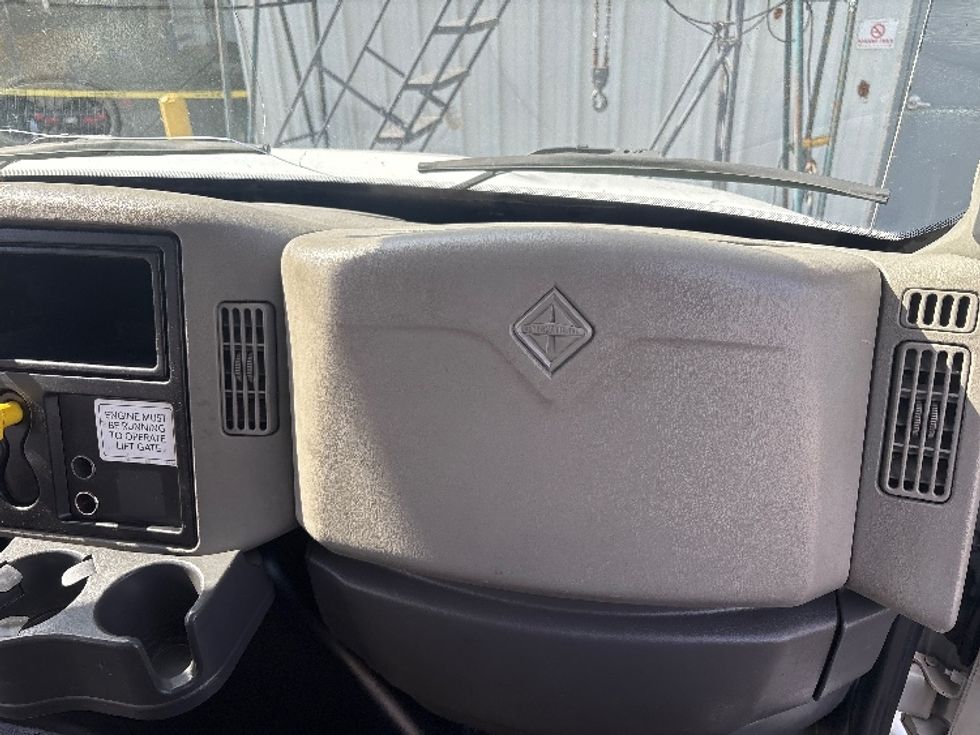 Medium Duty Box Truck-Light and Medium Duty Trucks-International-2018-4300-Lansing-MI-315,511\n\t\tmiles-$ 21,000 - Image 21
