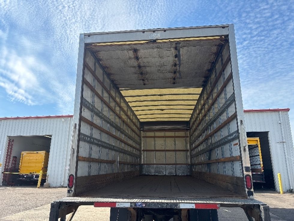 Medium Duty Box Truck-Light and Medium Duty Trucks-International-2018-4300-Lansing-MI-315,511\n\t\tmiles-$ 21,000 - Image 8
