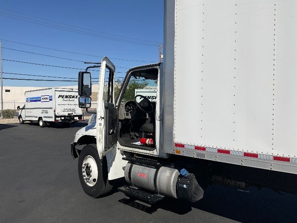 Medium Duty Box Truck-Light and Medium Duty Trucks-International-2018-4300-Las Vegas-NV-104,728\n\t\tmiles-$ 53,250 - Image 16