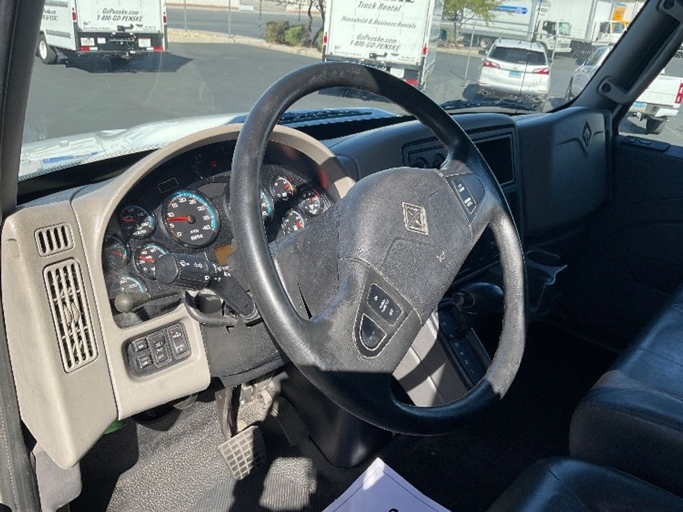 Medium Duty Box Truck-Light and Medium Duty Trucks-International-2018-4300-Las Vegas-NV-104,728\n\t\tmiles-$ 53,250 - Image 17