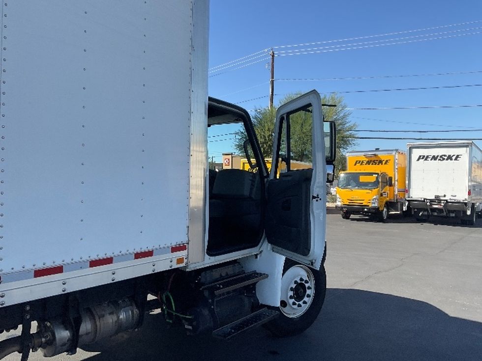 Medium Duty Box Truck-Light and Medium Duty Trucks-International-2018-4300-Las Vegas-NV-104,728\n\t\tmiles-$ 53,250 - Image 20