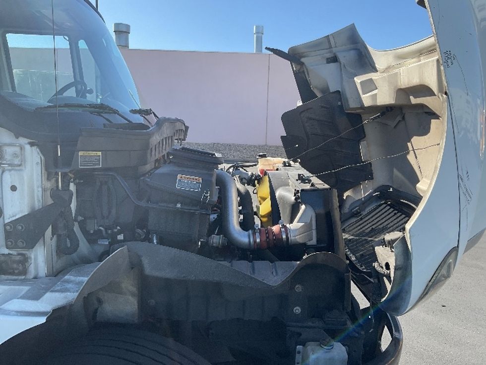 Medium Duty Box Truck-Light and Medium Duty Trucks-International-2018-4300-Las Vegas-NV-104,728\n\t\tmiles-$ 53,250 - Image 23