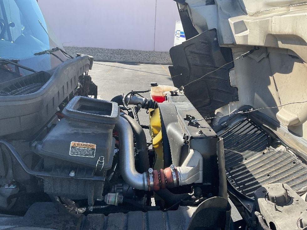 Medium Duty Box Truck-Light and Medium Duty Trucks-International-2018-4300-Las Vegas-NV-104,728\n\t\tmiles-$ 53,250 - Image 24