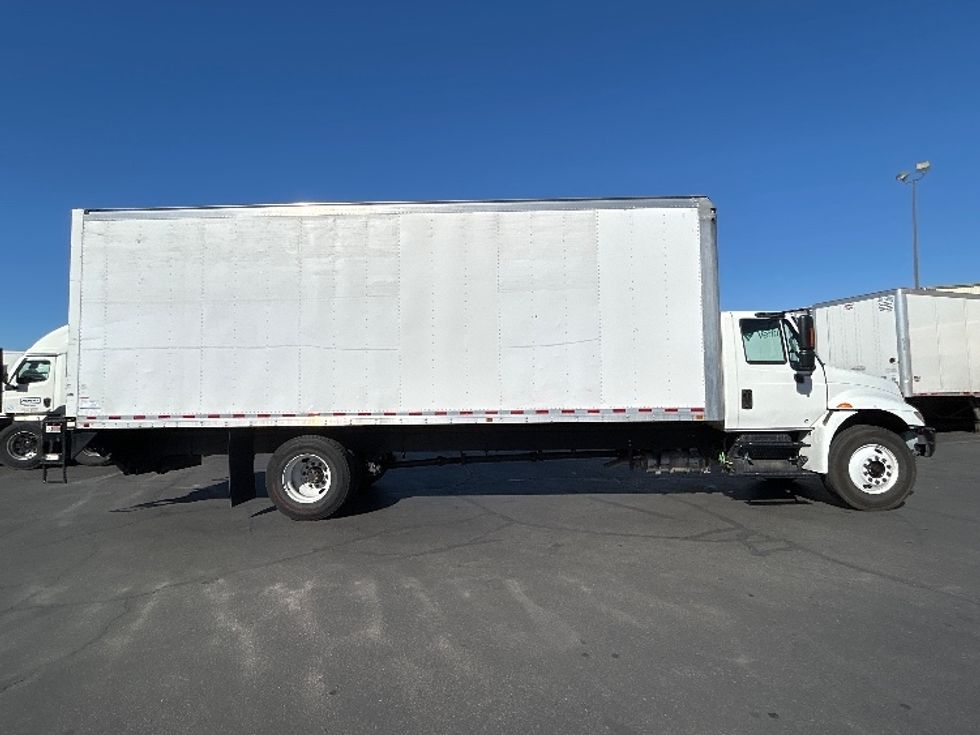 Medium Duty Box Truck-Light and Medium Duty Trucks-International-2018-4300-Las Vegas-NV-108,128\n\t\tmiles-$ 53,000 - Image 15