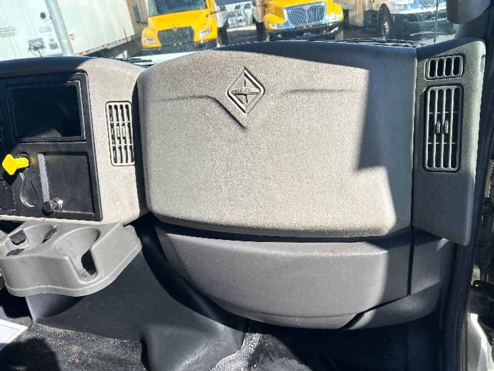 Medium Duty Box Truck-Light and Medium Duty Trucks-International-2018-4300-Las Vegas-NV-108,128\n\t\tmiles-$ 53,000 - Image 21