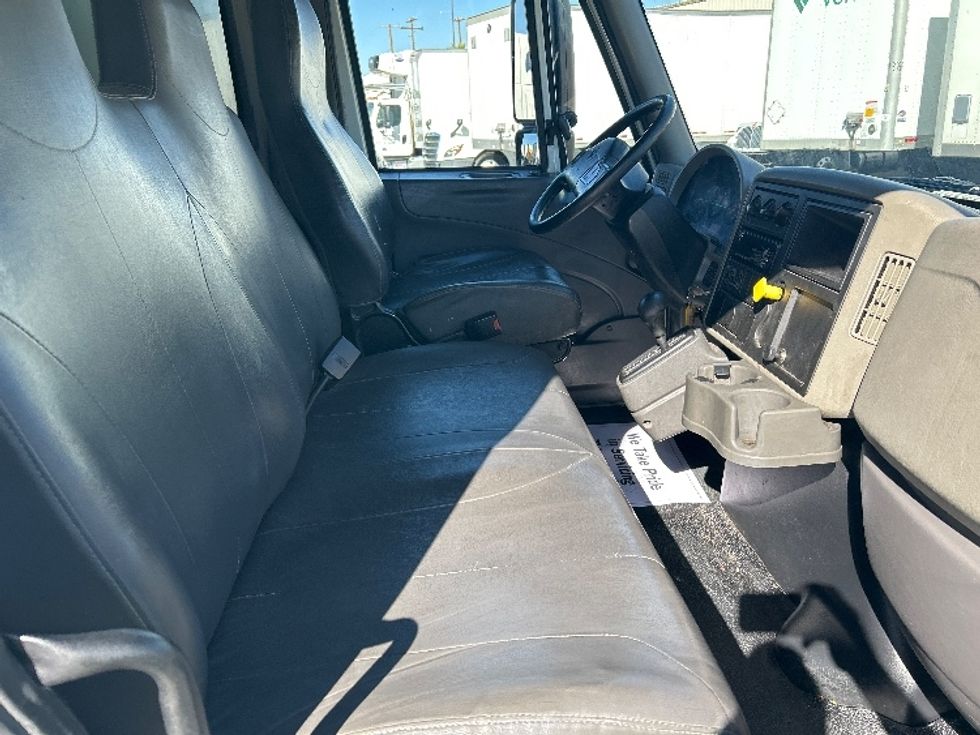 Medium Duty Box Truck-Light and Medium Duty Trucks-International-2018-4300-Las Vegas-NV-108,128\n\t\tmiles-$ 53,000 - Image 22