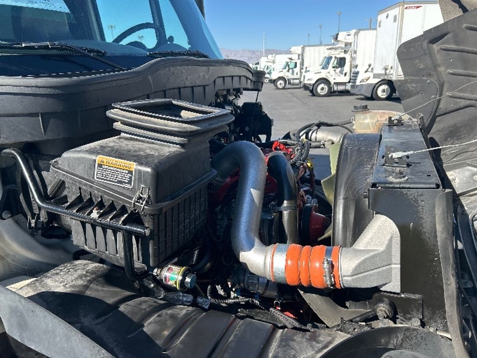 Medium Duty Box Truck-Light and Medium Duty Trucks-International-2018-4300-Las Vegas-NV-108,128\n\t\tmiles-$ 53,000 - Image 23