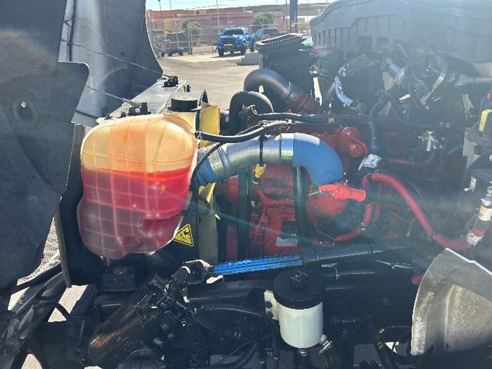 Medium Duty Box Truck-Light and Medium Duty Trucks-International-2018-4300-Las Vegas-NV-108,128\n\t\tmiles-$ 53,000 - Image 24