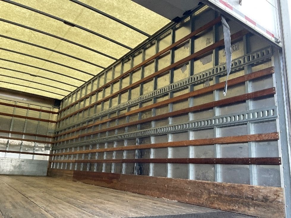 Medium Duty Box Truck-Light and Medium Duty Trucks-International-2018-4300-Las Vegas-NV-109,000\n\t\tmiles-$ 51,750 - Image 12