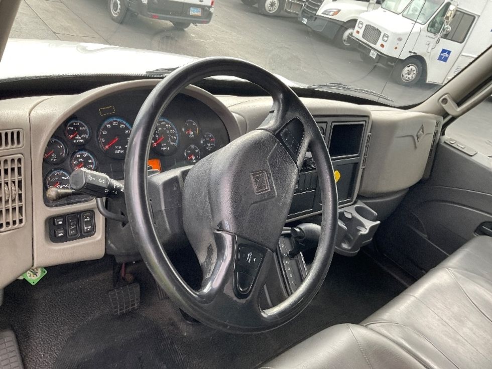Medium Duty Box Truck-Light and Medium Duty Trucks-International-2018-4300-Las Vegas-NV-109,000\n\t\tmiles-$ 51,750 - Image 17