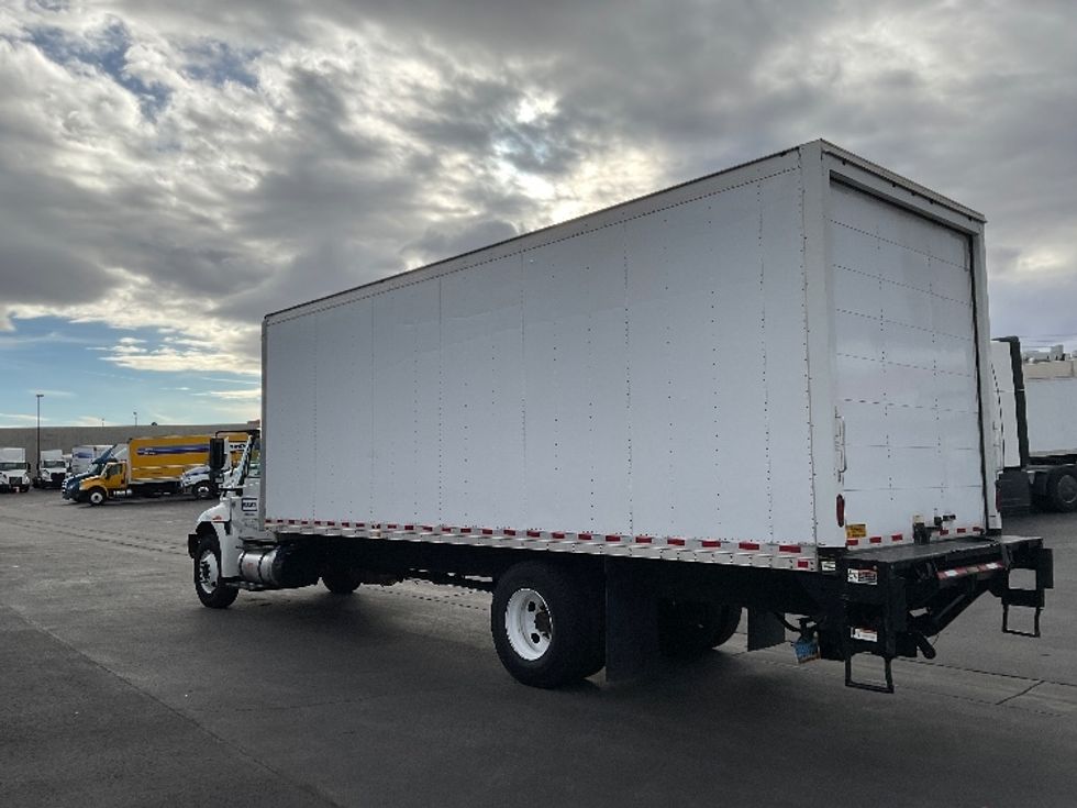Medium Duty Box Truck-Light and Medium Duty Trucks-International-2018-4300-Las Vegas-NV-109,000\n\t\tmiles-$ 51,750 - Image 6