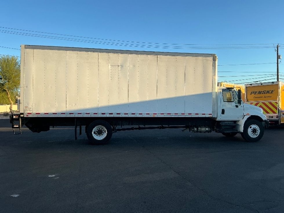 Medium Duty Box Truck-Light and Medium Duty Trucks-International-2018-4300-Las Vegas-NV-115,879\n\t\tmiles-$ 52,250 - Image 15
