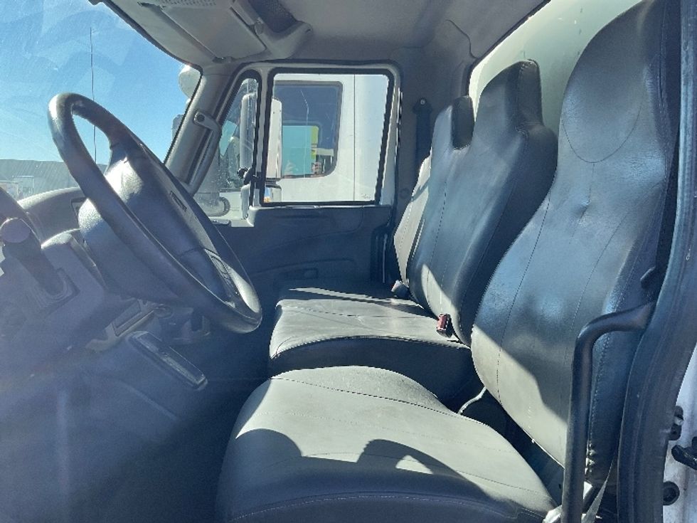 Medium Duty Box Truck-Light and Medium Duty Trucks-International-2018-4300-Las Vegas-NV-115,879\n\t\tmiles-$ 52,250 - Image 19