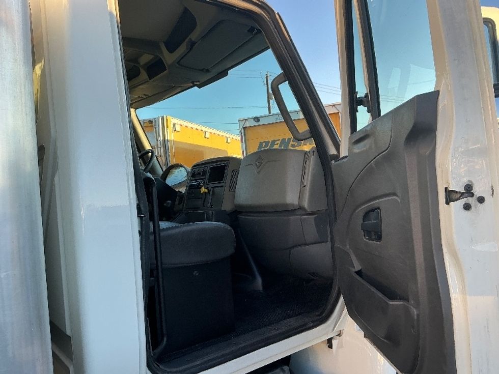 Medium Duty Box Truck-Light and Medium Duty Trucks-International-2018-4300-Las Vegas-NV-115,879\n\t\tmiles-$ 52,250 - Image 20