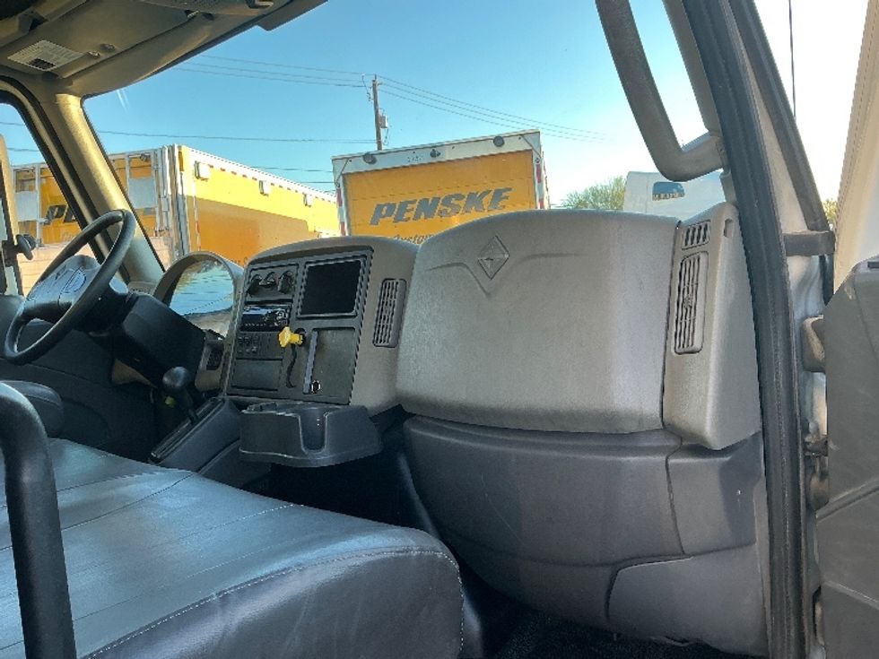 Medium Duty Box Truck-Light and Medium Duty Trucks-International-2018-4300-Las Vegas-NV-115,879\n\t\tmiles-$ 52,250 - Image 21