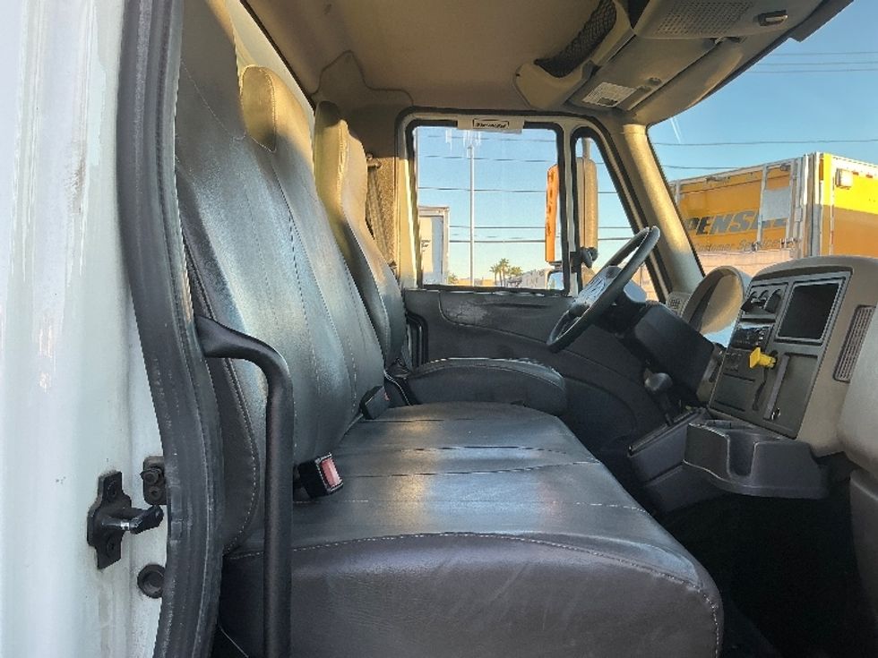 Medium Duty Box Truck-Light and Medium Duty Trucks-International-2018-4300-Las Vegas-NV-115,879\n\t\tmiles-$ 52,250 - Image 22