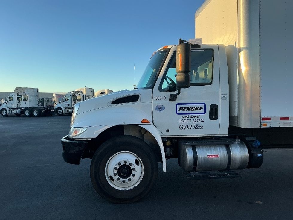 Medium Duty Box Truck-Light and Medium Duty Trucks-International-2018-4300-Las Vegas-NV-115,879\n\t\tmiles-$ 52,250 - Image 24