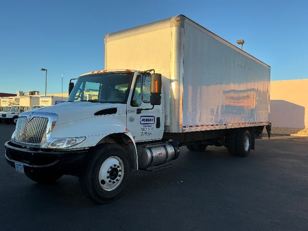 Medium Duty Box Truck-Light and Medium Duty Trucks-International-2018-4300-Las Vegas-NV-115,879\n\t\tmiles-$ 52,250 - Image 3