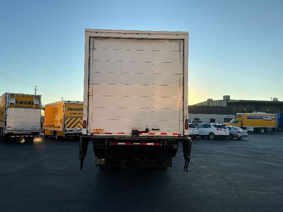 Medium Duty Box Truck-Light and Medium Duty Trucks-International-2018-4300-Las Vegas-NV-115,879\n\t\tmiles-$ 52,250 - Image 7