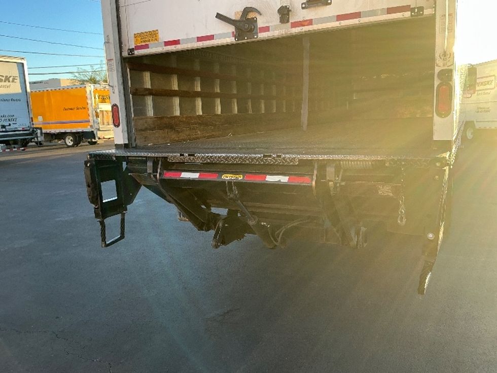 Medium Duty Box Truck-Light and Medium Duty Trucks-International-2018-4300-Las Vegas-NV-115,879\n\t\tmiles-$ 52,250 - Image 9